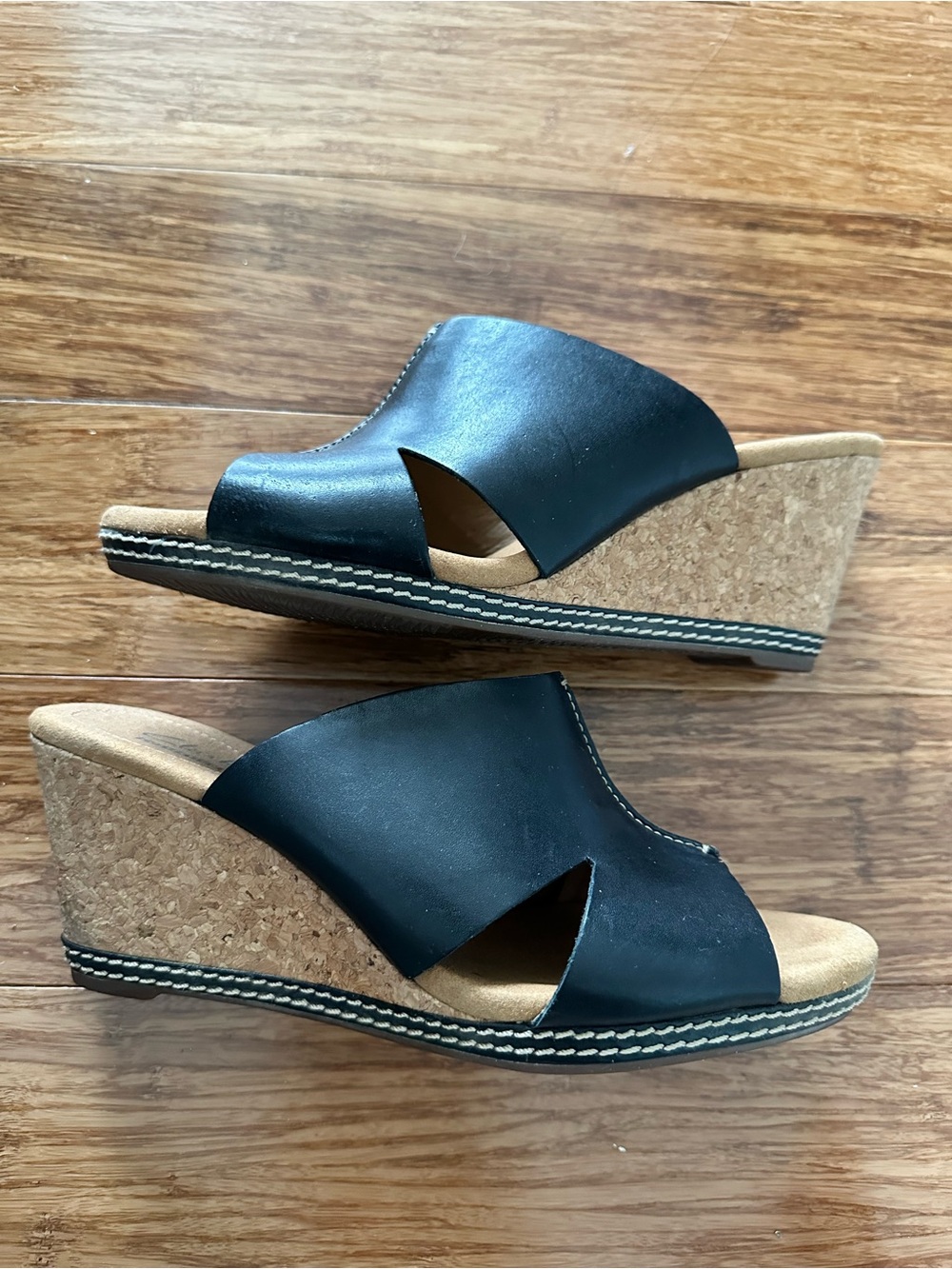 Clarks Black Open-Toe Slide wedge heel - Picture 3 of 6